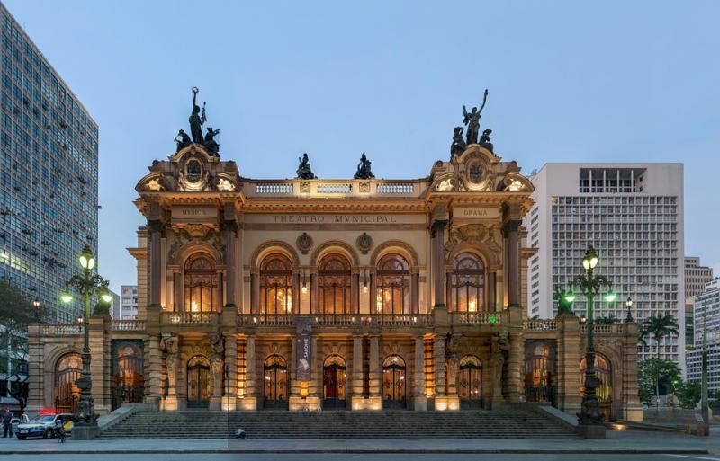 municipal-theatre-of-sao-paulo-532633_960_720.jpg