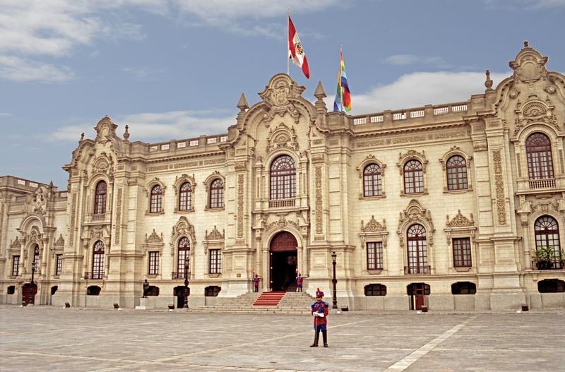 peru-266-government-palace_2587160_m.jpg