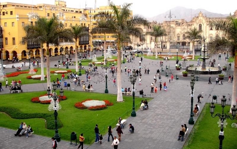 plaza-mayor-Lima.jpg