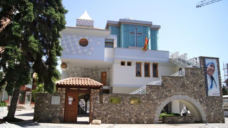 Rahibe Teresa Evi Gezimanya