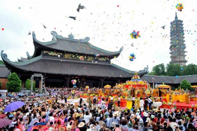 Bai-Dinh-Pagoda-Festival-e1447407735963.jpg