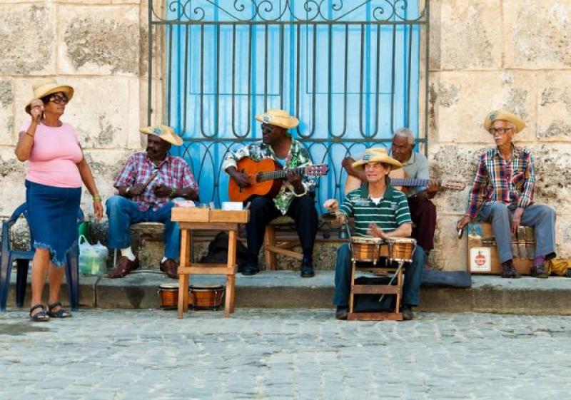 CUBA-bigstock-HAVANA-JANUARY-Street-music-26566295.jpg