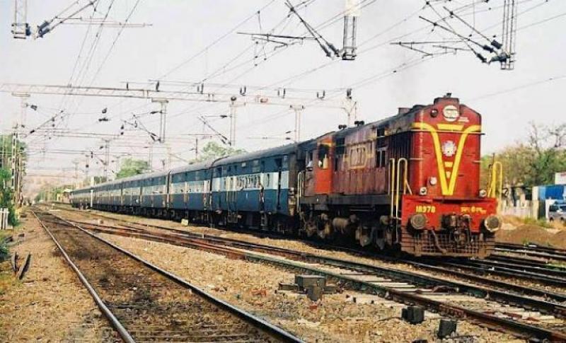 Indian-Train_0.jpg