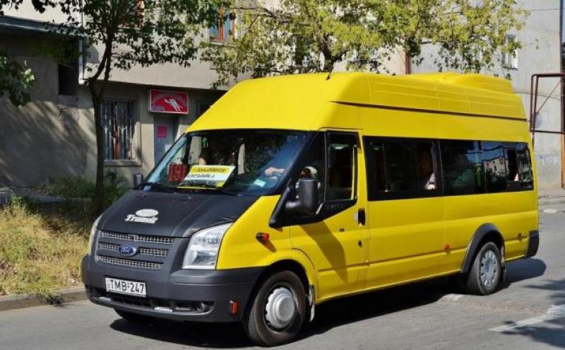 Mini-bus-in-Tbilisi-e1436183883228.jpg
