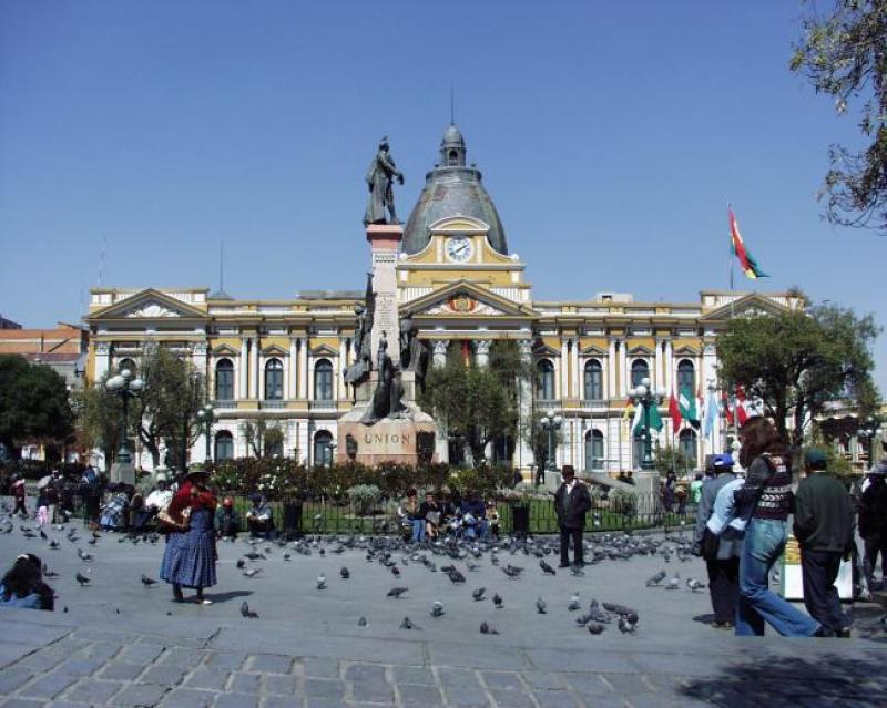 Palacio_de_Congresos_Bolivia.jpg