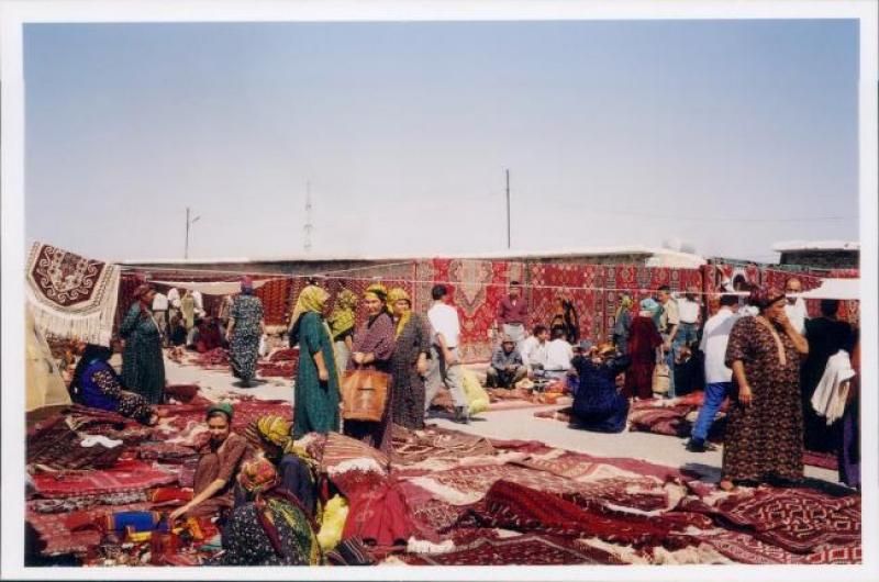 Tolkuchka-Bazaar.jpg