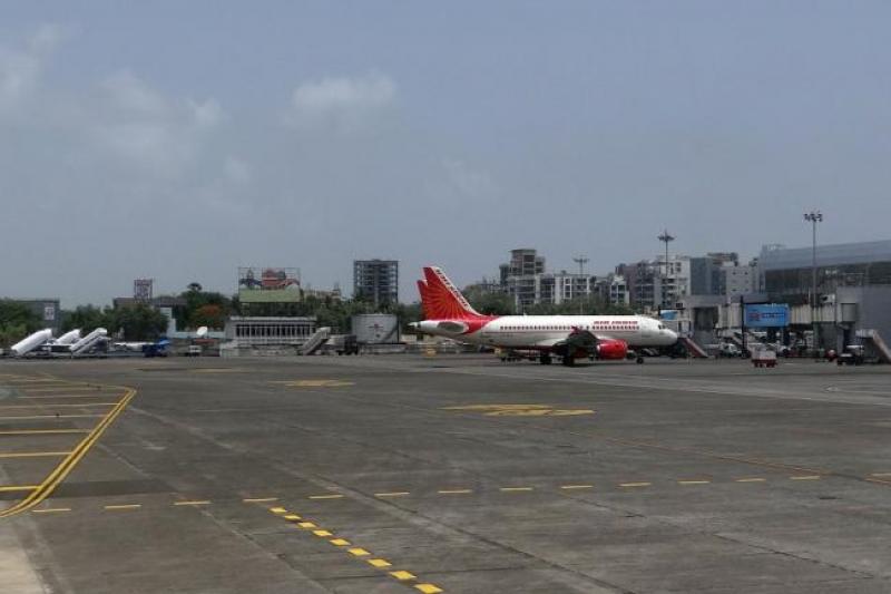airport-385292_960_720.jpg