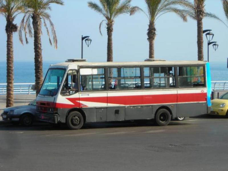 bus1.jpg