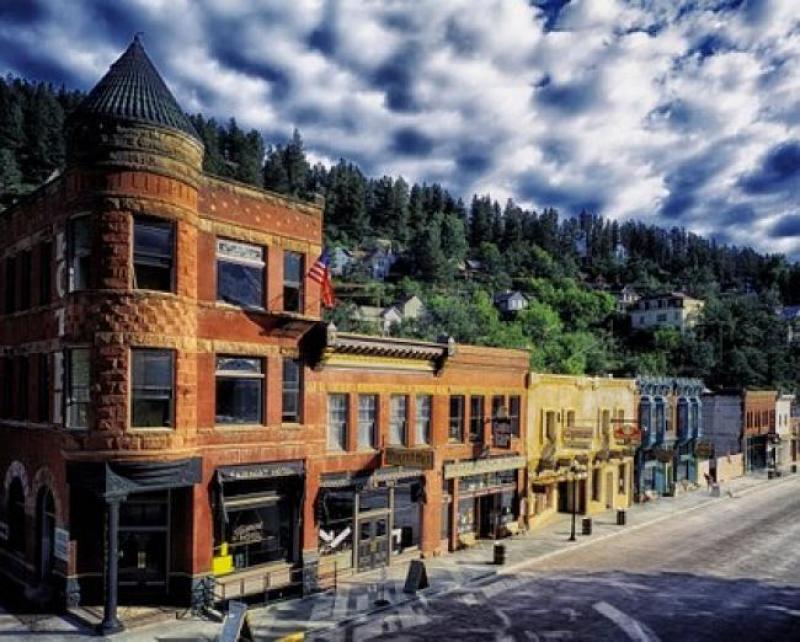 deadwood-210363__340.jpg