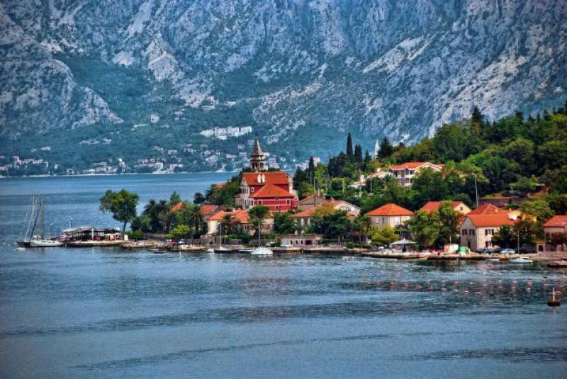 dobrota-bay-kotor-montenegro-croatia-bike-boat-tour-fltrishhartmann.jpg