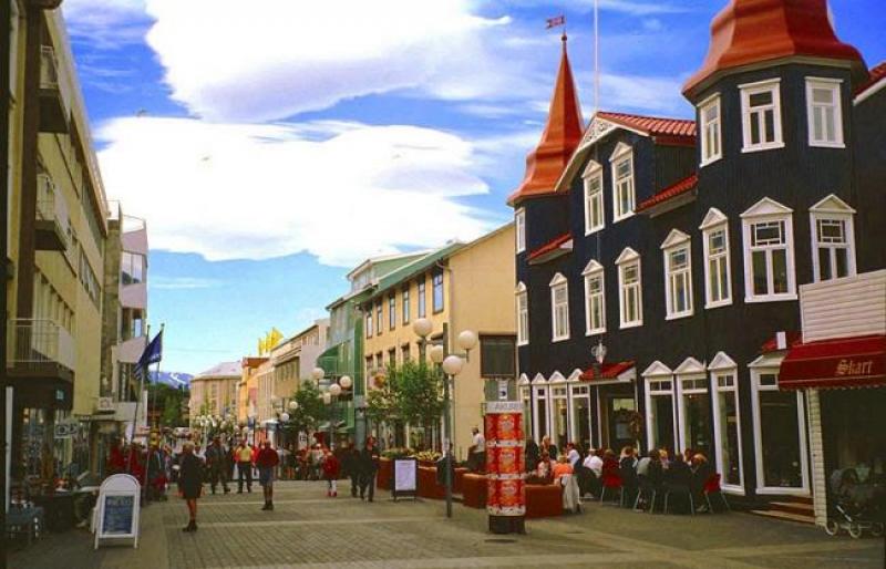 iceland_akureyri.jpg