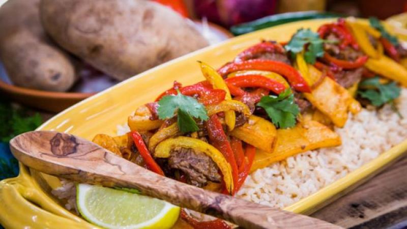 lomo-saltado-peru-mutfagi.jpg