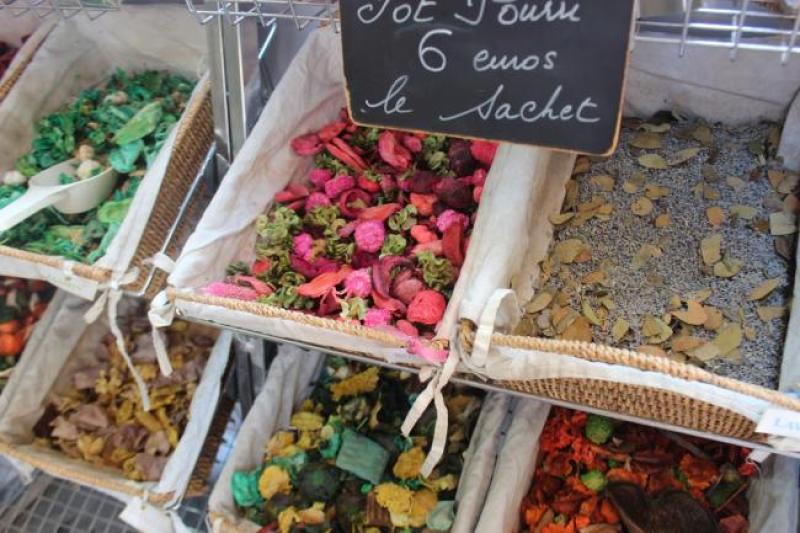 potpourri-grasse-france-dried-flowers-perfume-scent.JPG