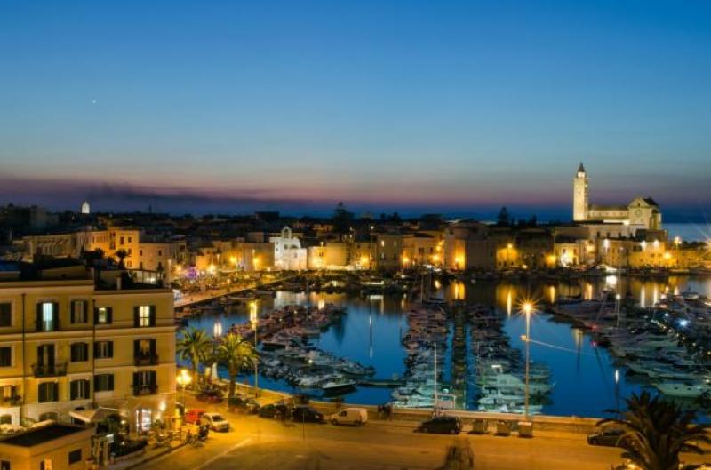 trani-by-night.jpg