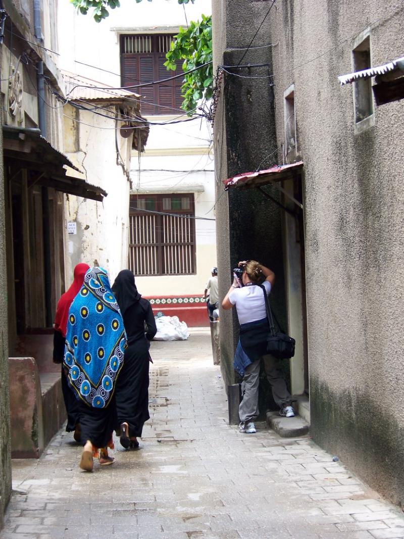 Figen G. Letaconnoux: "Afrika benim için, yerleşip içinde yaşamaya başlayana kadar tam bir muammaydı..."