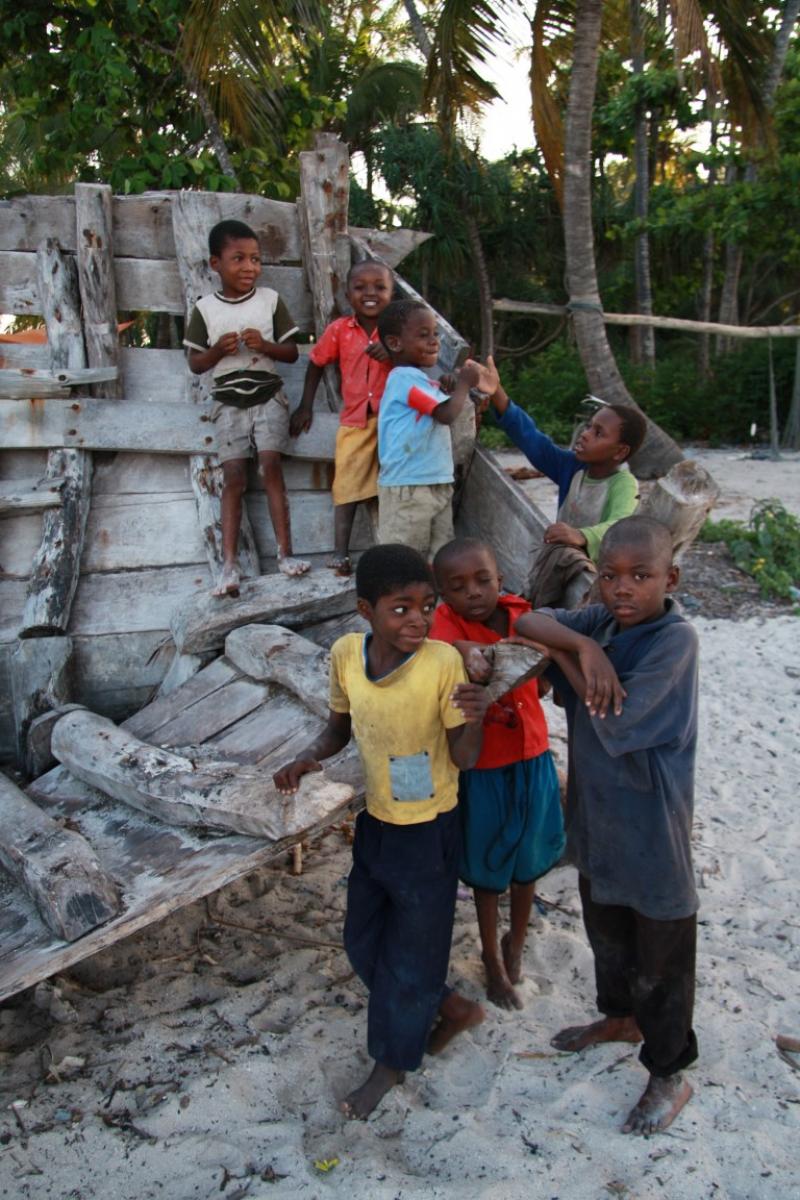Figen G. Letaconnoux: "Afrika benim için, yerleşip içinde yaşamaya başlayana kadar tam bir muammaydı..."