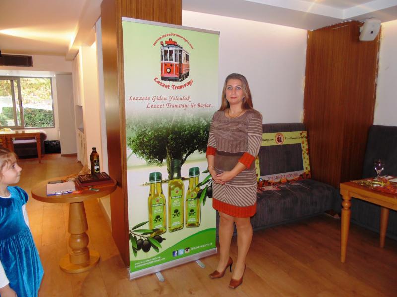 Arzu Batur Yalçınkaya: “Kendimi bileli yeni yerleri keşfetmeyi, gezmeyi, fotoğraf çekmeyi, yemek tarifleri vermeyi çok severdim”