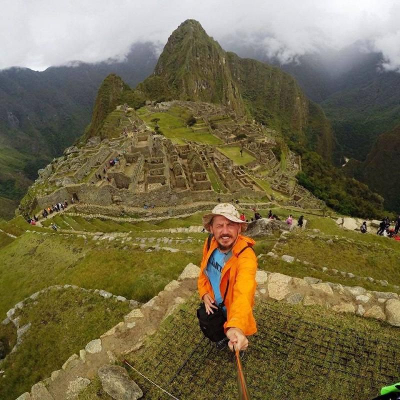 İskender Fatih Koparan: “Yeni tatlar, yeni dünyalar keşfetmek, çeşit çeşit insanlar tanımak ve bitmeyen maceralar yaşamak hayatın ta kendisi”