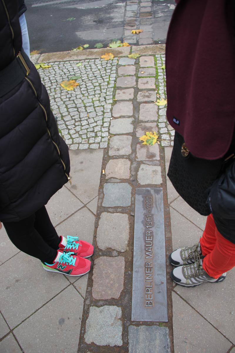 Move and Travel: "Seyahat anlayışımız, ne çok aşırı pahalı ne de günlüğü 20 Euro olan otellerde kalmak..."