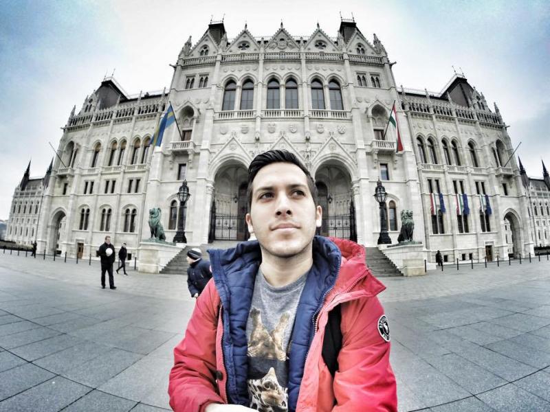 ALEX TIENDA: "2009'DA SEYAHAT ETMEYE VE İÇERİK ÜRETMEYE BAŞLADIM VE BUNDAN PARA KAZANDIM"