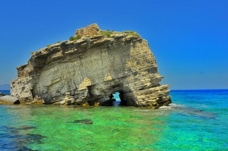 Şeref Baykal: “Bademli'ye gelip de Garip Adası ve Kalem Adası görülmeden kesinlikle dönülmemeli”