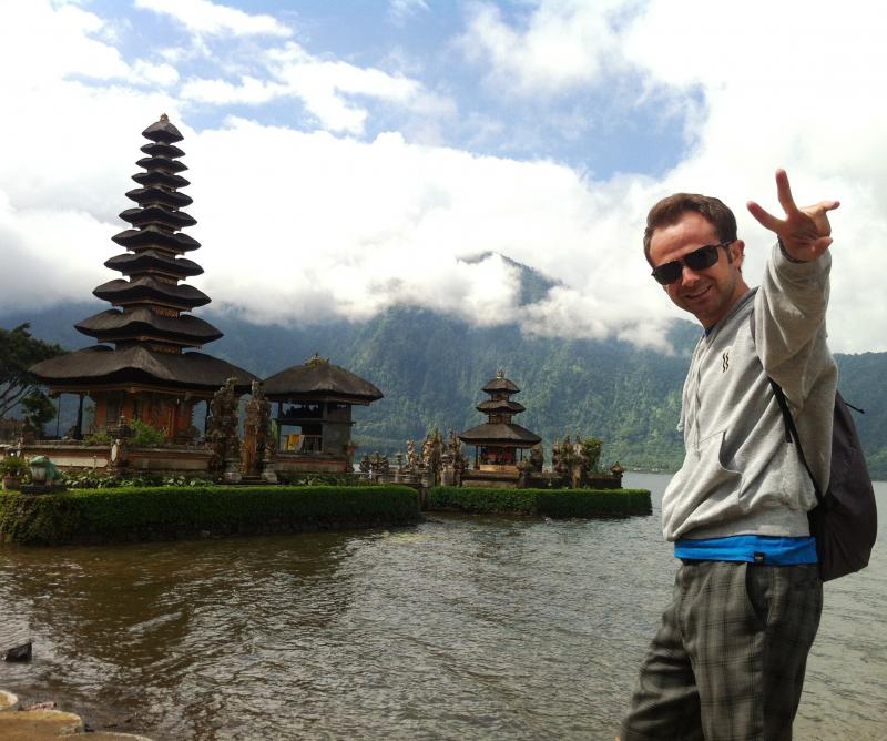 Deniz Pehlivan: “Beni asıl heyecanlandıran, o çantayı sırtıma alıp hiç bilmediğim şehirlere yol alırken hissettiğim duygular”