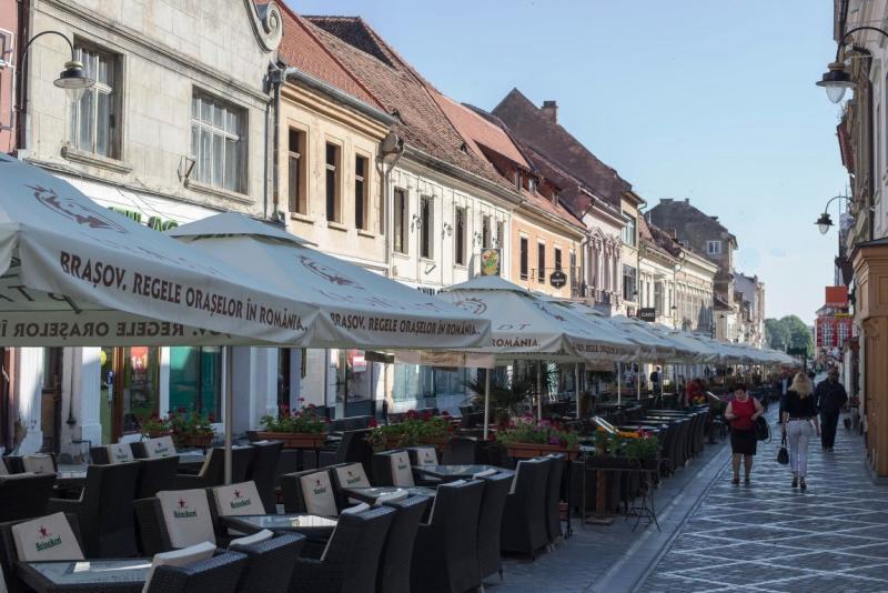 Banu Demir: “Romanya pek tanınmıyor dolayısıyla beklentileri çok düşük olarak bu ülkeye gelenler, tek kelime ile hayran kalıyorlar”