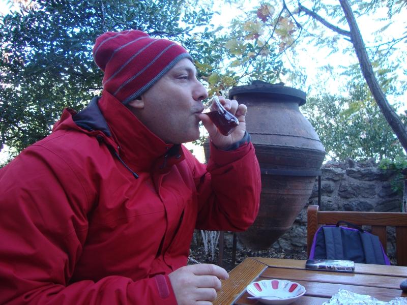 Alp Artam: “Yabancı bir kente adımımı attığımda ‘olmazsa olmazım’ sokak lezzetleridir”