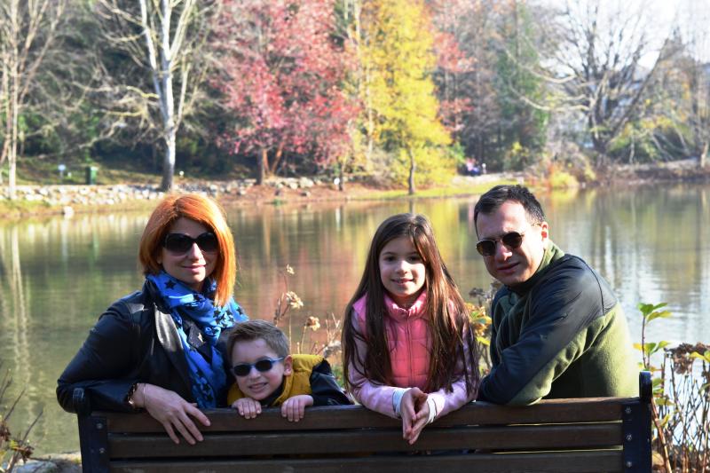 Azra Rakıcıoğlu: “Blogumu ilk başlarda kendime günlük olsun diye yazmaya başladım ama zamanla yaşadığım tecrübeleri paylaşmak çok hoşuma gitmeye başladı”