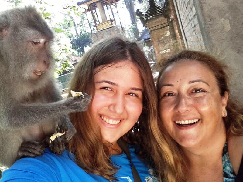 Sevda Çiçek: “Arkadaşlarımla gezilerimi, yaşadıklarımı paylaşmaktan zevk alıyorum”