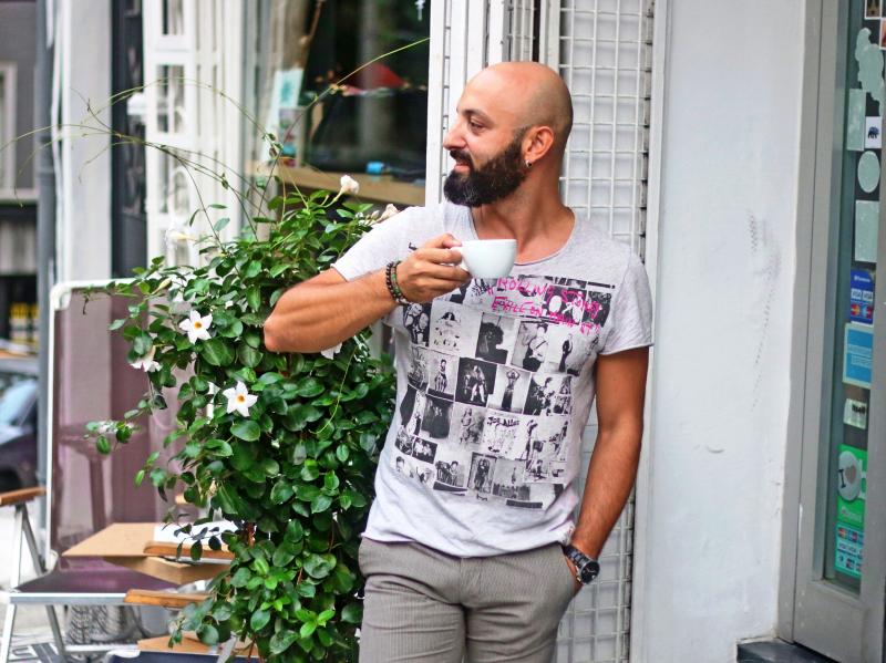 Cem Karakuş: “Nasıl ki her gün kendini beslemek, yemek yemek ve su içmek zorundasın, sosyal medya da her gün beslenmesi gereken bir alan benim için”