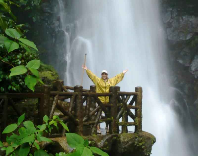 Fatoş Pur: “Dünyamızdaki güzelliklere, gezdikçe ve gördükçe daha da aşık oluyorum ve bu güzellikleri de yazı ve fotoğraf ile paylaşmaya çalışıyorum”
