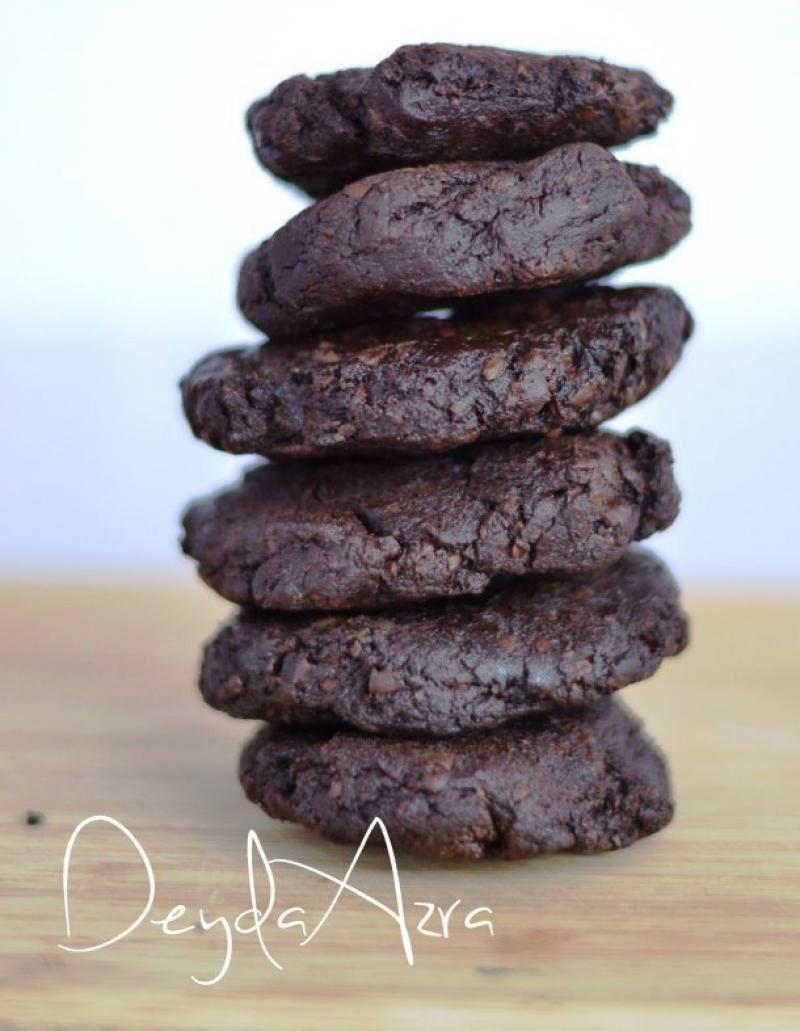 Azra Rakıcıoğlu: “Blogumu ilk başlarda kendime günlük olsun diye yazmaya başladım ama zamanla yaşadığım tecrübeleri paylaşmak çok hoşuma gitmeye başladı”