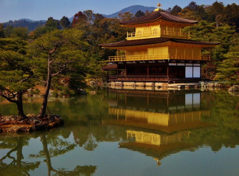 Ekin Başalp: “Tokyo, düzen imparatorluğunun başkenti olsa da araya serpiştirilmiş ufak kaosların ve yaramazlıkların hayata esas rengini verdiği bir şehir”