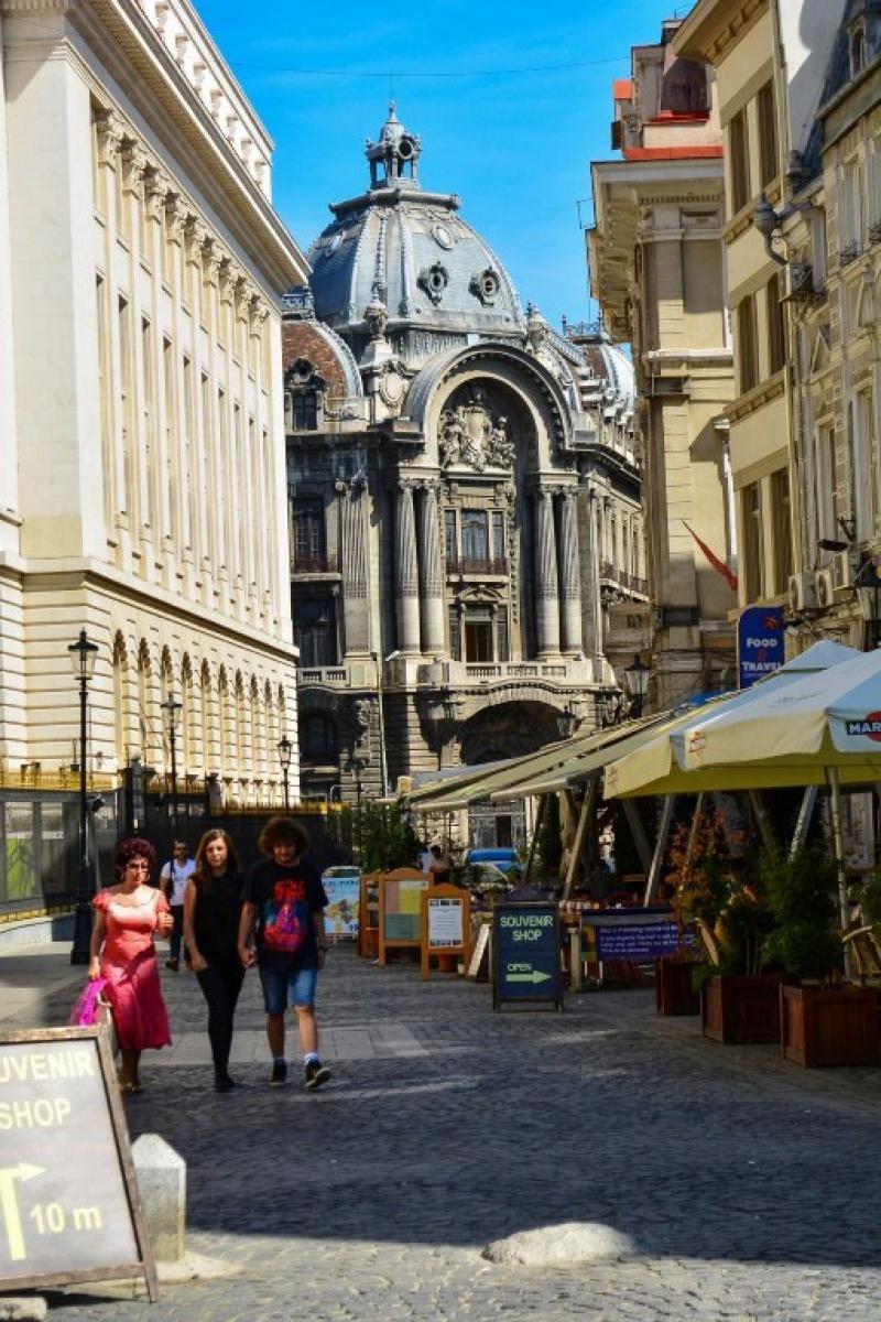 Banu Demir: “Romanya pek tanınmıyor dolayısıyla beklentileri çok düşük olarak bu ülkeye gelenler, tek kelime ile hayran kalıyorlar”