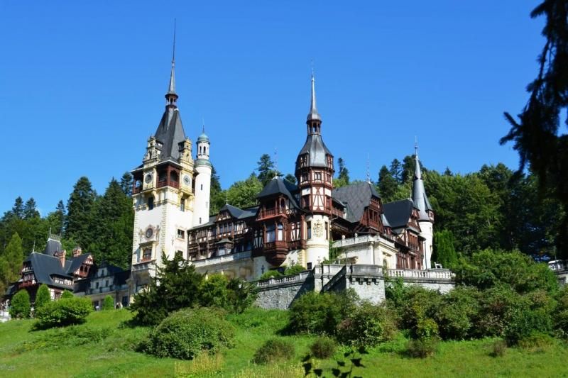 Banu Demir: “Romanya pek tanınmıyor dolayısıyla beklentileri çok düşük olarak bu ülkeye gelenler, tek kelime ile hayran kalıyorlar”