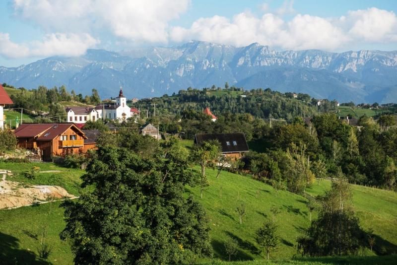 Banu Demir: “Romanya pek tanınmıyor dolayısıyla beklentileri çok düşük olarak bu ülkeye gelenler, tek kelime ile hayran kalıyorlar”