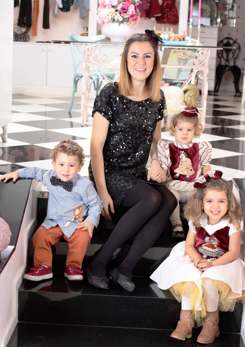 Özge Kopuz: “Bebek, çoğul gebelik, bebek bakımı, çocuk modası başta olmak üzere pek çok konuda içerek paylaşmaya ve annelerle fikir alışverişinde bulunmaya devam ediyorum”