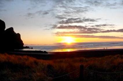 Piha Beach 