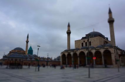 Mevlana Medresesi ve Sultan Selim Camii 