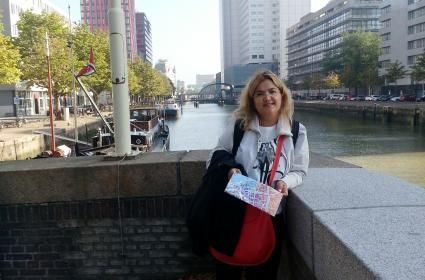 Güler yüzlü, nazik insanları beni kendilerine hayran bıraktı. 