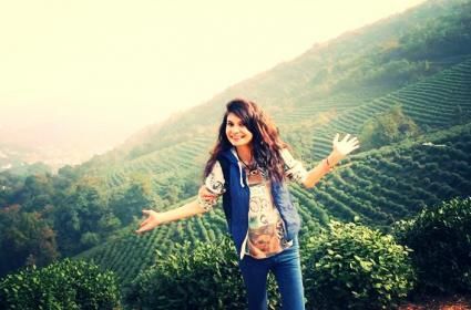 Çin&#039;in 杭州 Hangzhou şehrindeki ünlü 龙差 (longcha) dedikleri ejderha çayı tepelerinden selamlar : ) 