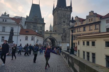 NAZIM HİKMET&#039;İN NEFES ALIP ŞİİR YAZDIĞI ŞEHİR: PRAG 