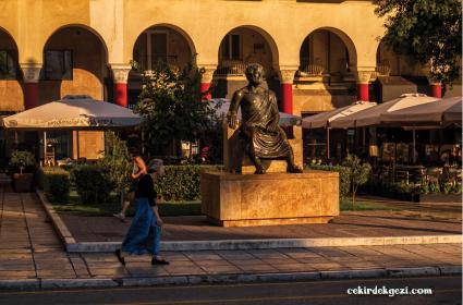 Meydana Adını Veren Aristo 