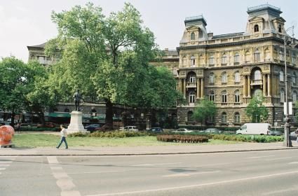Budapeşte ilk olarak 2008&#039;in baharında keşfettiğim bir şehir. Her yönü ile cezbedici güzelliğe sahip. Özellikle spalarına bayıldım:) 
