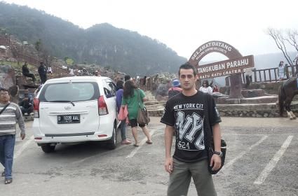 Kawah Ratu Volkanı; tek problem Endonezyalılara 20.000 Rph, turistlere 200.000 Rph :) 