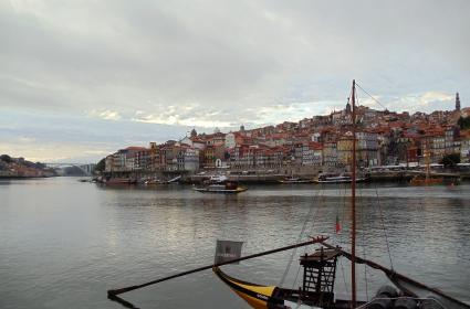 martı çığlıkları eşliğinde Oporto manzarası 