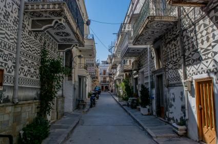 &quot;xysta&quot; yöntemi yani geometrik şekiller ile dekore edilmiş binalar. (Pirgi / Pyrgi) 