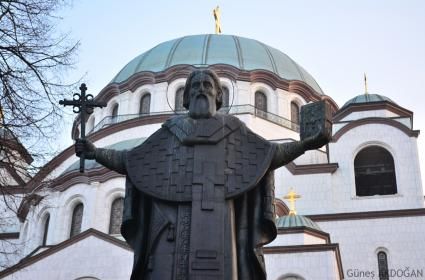 1989 yılında yapılan Aziz Sava Tapınağı veya Aziz Sava Katedrali Sırbistan&#039;ın başkenti Belgrad&#039;da bulunan bir Ortodoks kilisesidir. Kilise, Sırp Ortodoks Kilisesi&#039;nin kurucusu ve Orta Çağ Sırbistan&#039;ında önemli bir kişilik olan Aziz Sava&#039;ya ithaf edilmişti 