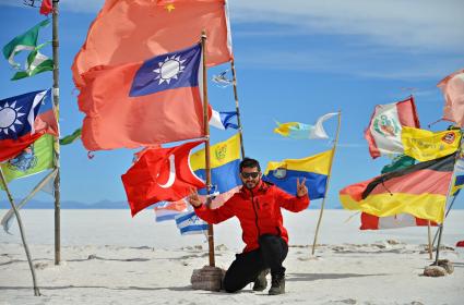 Gittim .. Bayrağımı astım da geldim .. Salar de Uyuni / Bolivya 